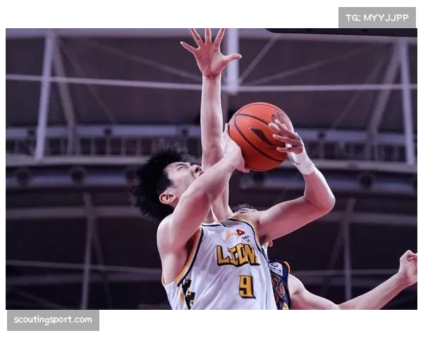 山西队模仿火箭双登战术受挫，广厦完美锋线群锁死原帅出手